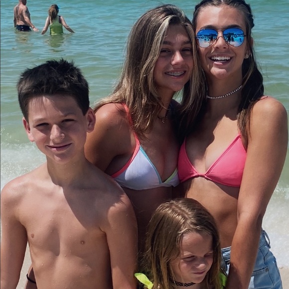 Meet your Posher, Isabelle - Picture 1 of 1